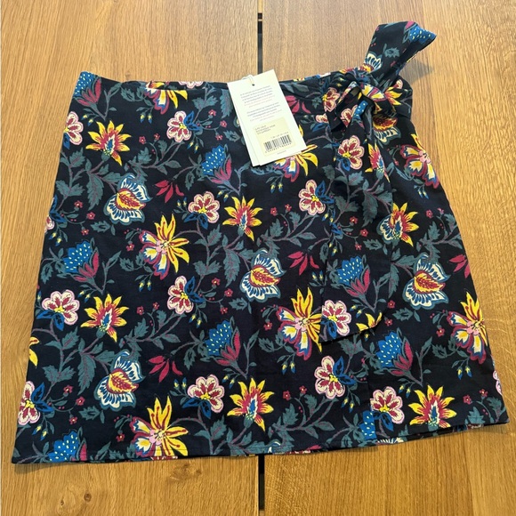 Sezane Lola Floral Black Skirt - Picture 4 of 4